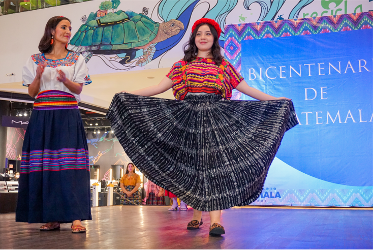 Embajada de Guatemala celebra bicentenario Desfile y exposici n